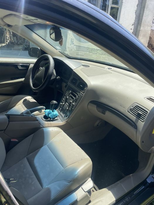 Продавам Volvo S60 цяло за части