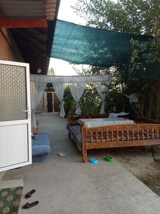 Uchastka hovli sotiladi