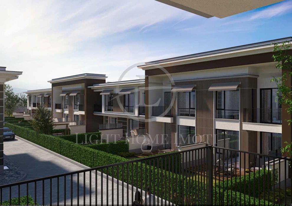 Реф. 2291 Къща / Двуетажна с Двор / Остромила