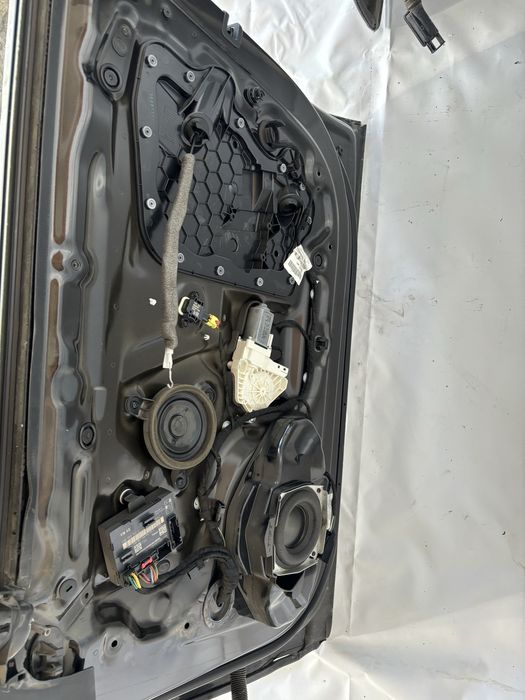 Audi A8L d4 врати