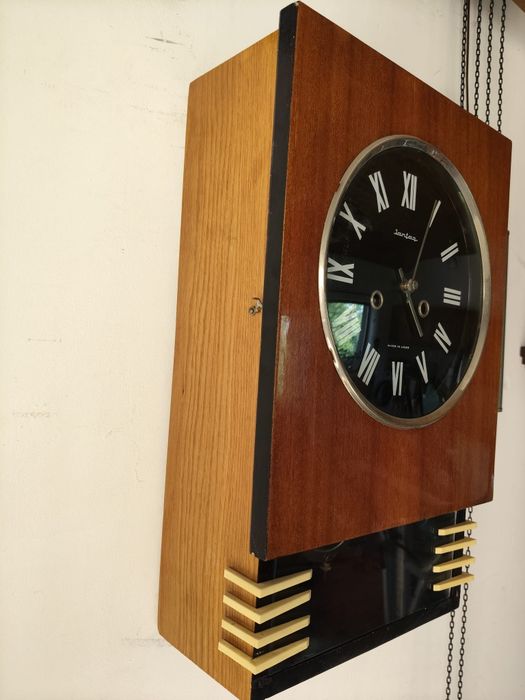 Ceas de perete cu pendul rusesc