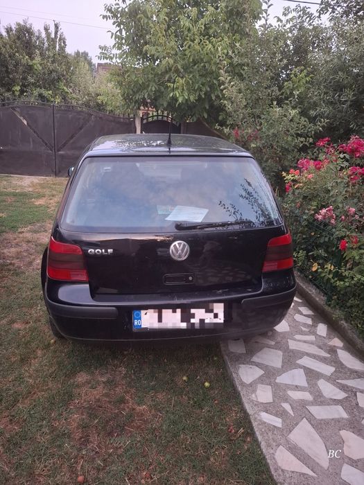 Vand golf 4 1,4 benzina   radiata pentru piese