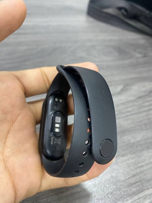 Mi smart band 6  sotiladi