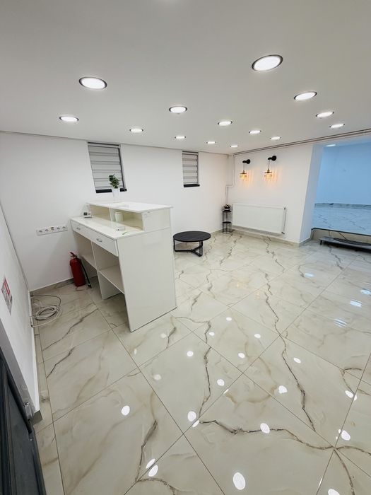 Inchiriez spatiu comercial