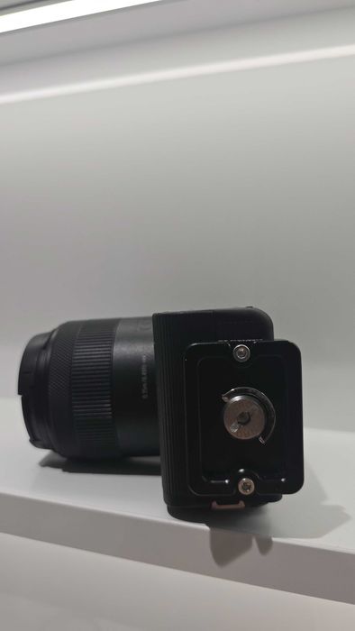 CANON EOS R50 v canon