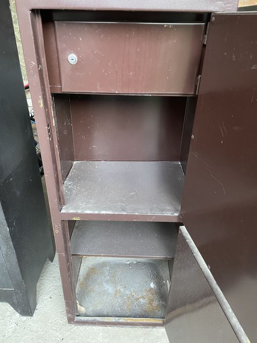 Сейфы двухэтажные..