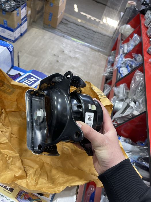 Tahoe-1 Motor podushka Gm RH