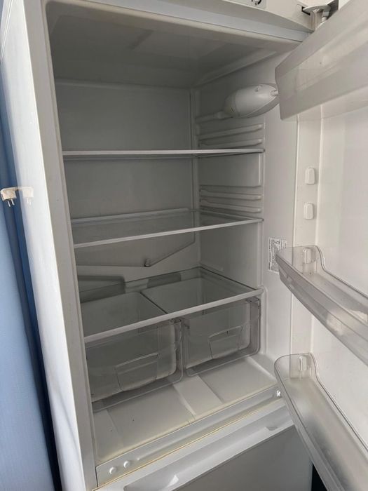 Холодильник Indesit