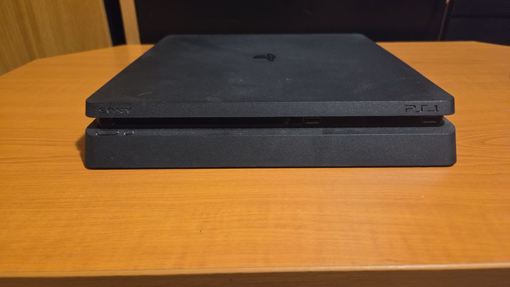 PlayStation 4  Slim