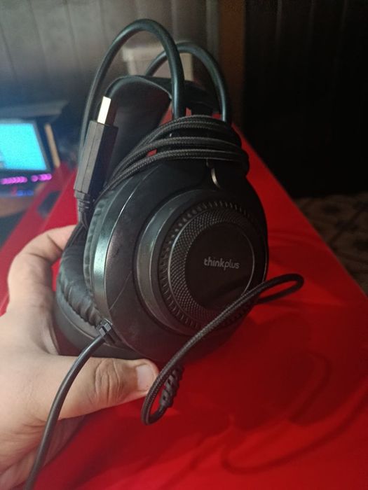 Продам наушники Lenovo в отличном состоянии