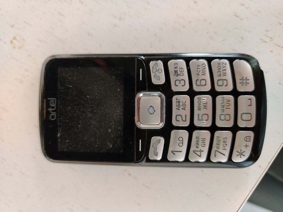 3 кнопочных телефона (для запчастей)