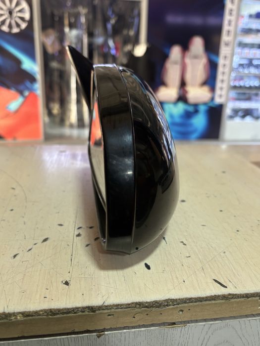 Боковое зеркало карина