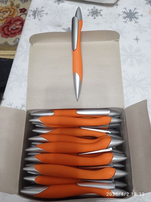 Шариковые ручки.