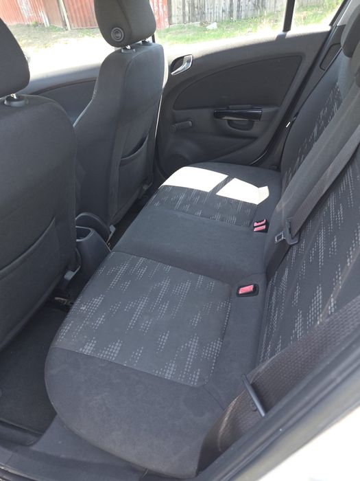 Opel corsa d .an fab 2012 .1 4 benzina.