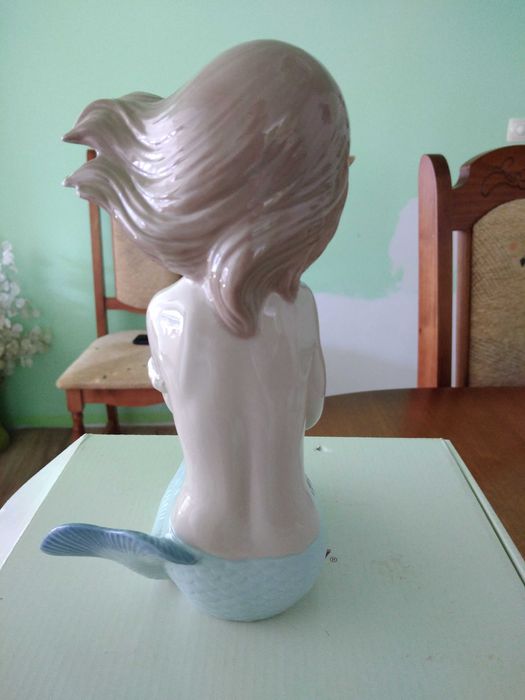 Bibelou sirenă din porțelan – nou, în cutie