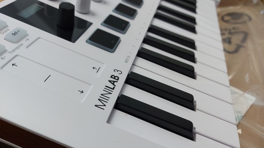 Arturia MiniLab3 controller MIDI USB-C