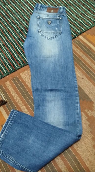 Мужские джинсы в хорошем состоянии