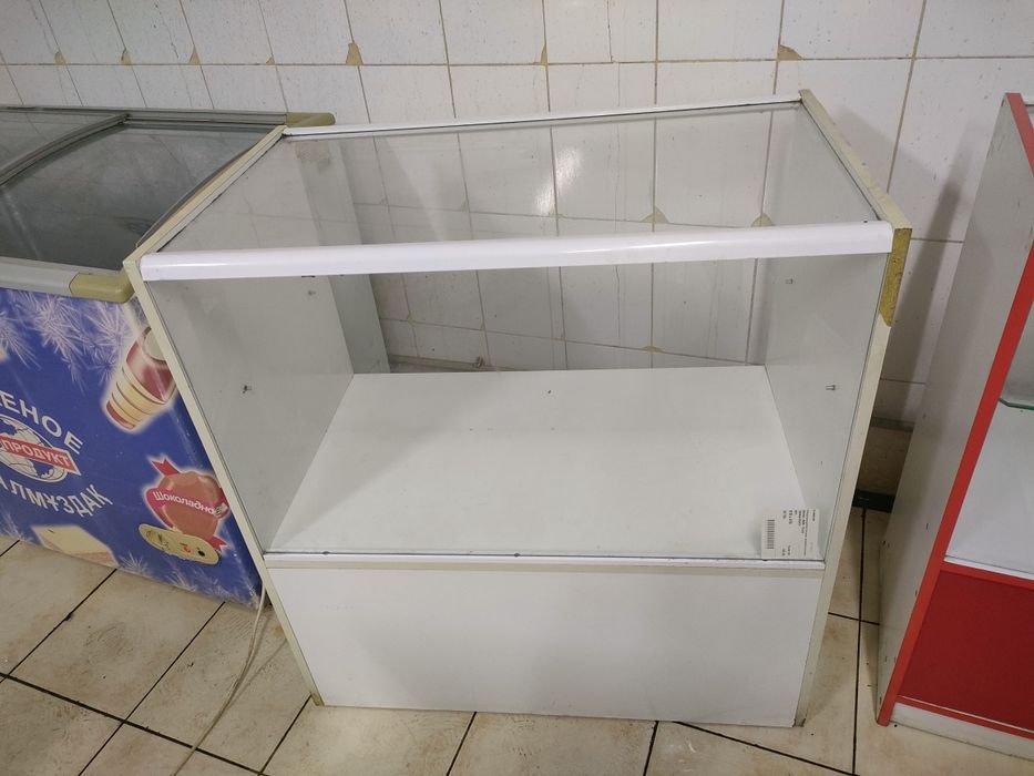 Продам прилавки стекло