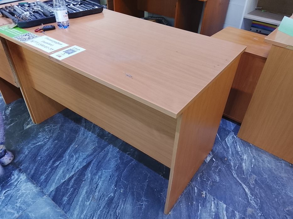 Продам столы и стол письменный