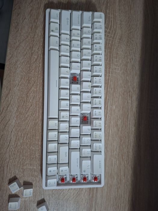 Tastatura Gaming 65% Zenkabeat Switch-uri rosii