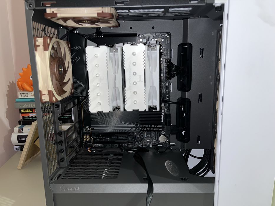 Геймърски/работен компютър с Ryzen 7 7800x3d