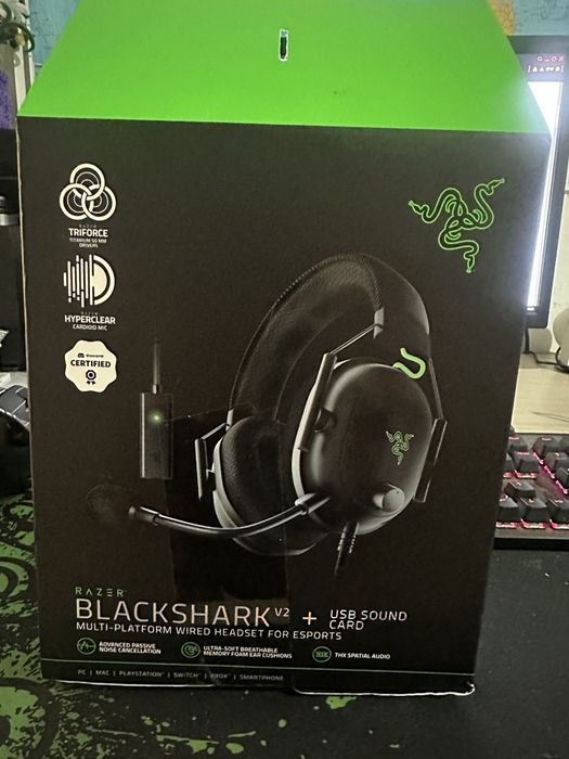 Продам наушники Razer