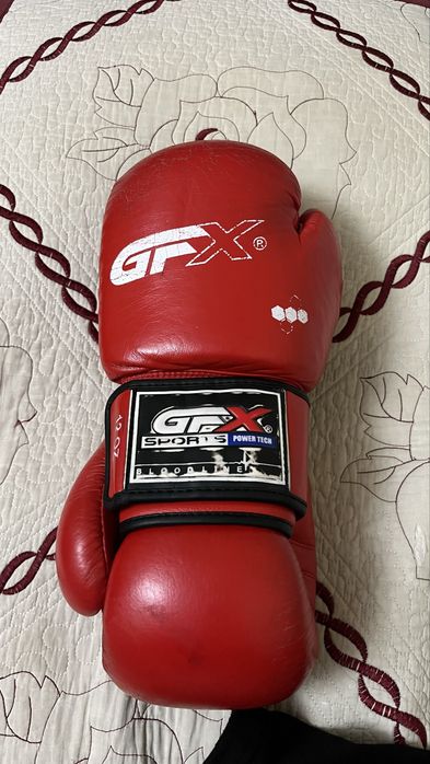 Боксерские перчатки GFX