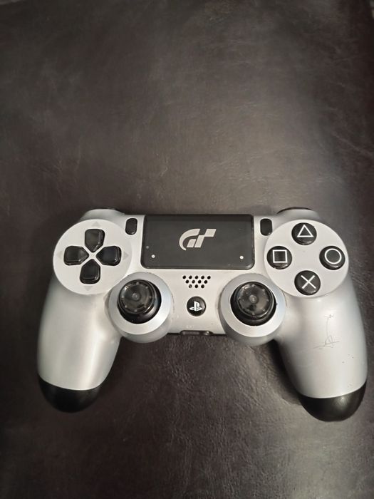 Ps4 slim 500gb със 15 игри