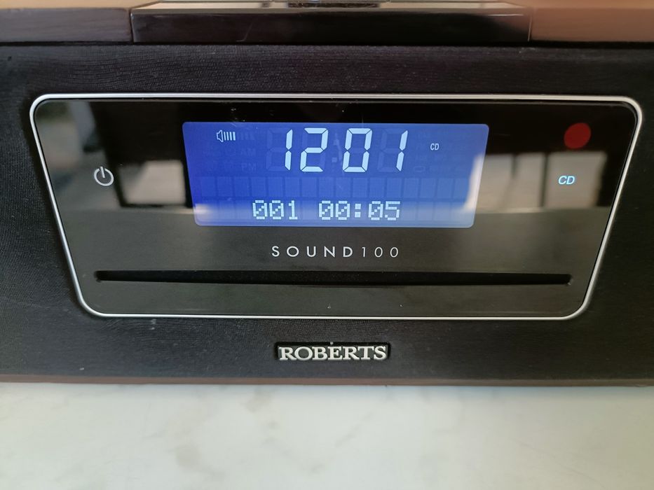 Roberts Sound 100, radio FM, CD player, dock ipod, auxiliar in, USB