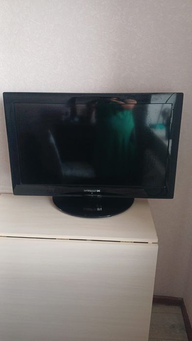 Продам компьютерный стол( только стол)