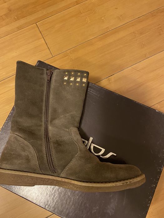 Продам замшевые сапожки Byblos