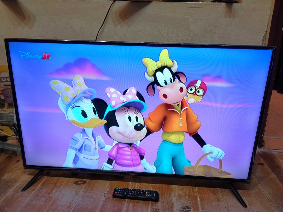 Neo 40" FHD перфектен
