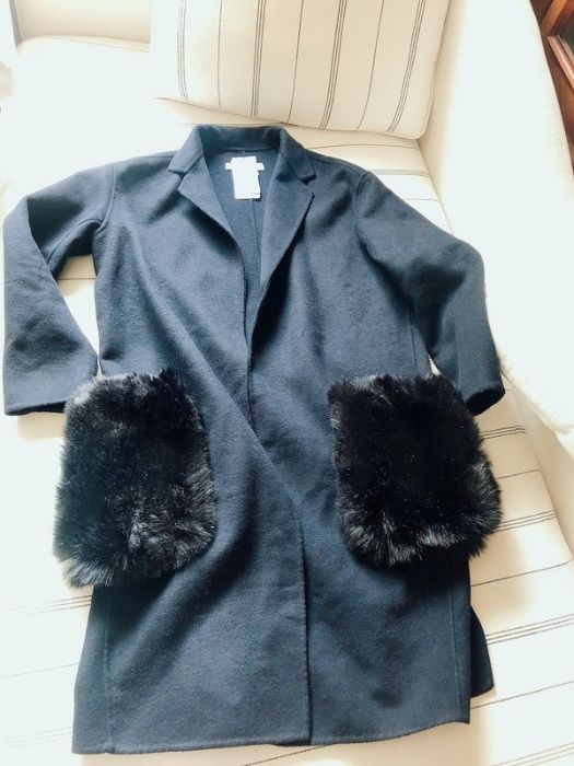 Mango Palton handmade bleumarin - negru XS buzunare din blana eco