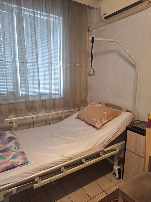 Болнично механично легло