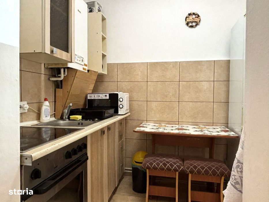 Apartament la casă, 2 camere, zona Lupeni