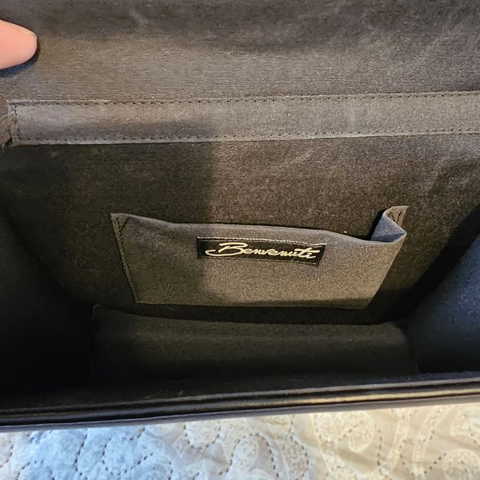 Geanta neagra Benvenuti cu lănțișor