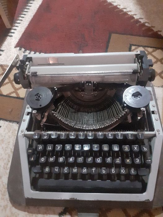 Bosma yozish asbobi. Sotiladi. Yaxshi narsaga almashaman