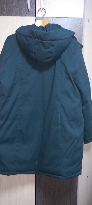 Продам зимние куртки