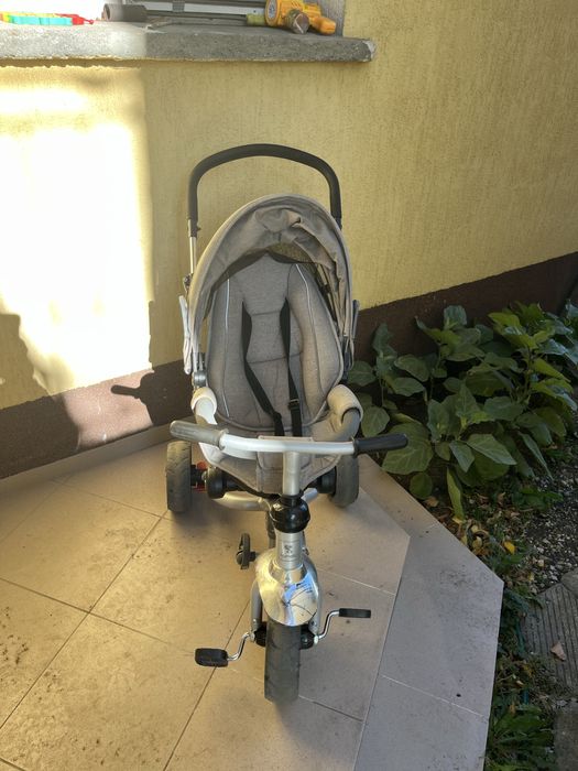 Триколка за превоз на малко дете