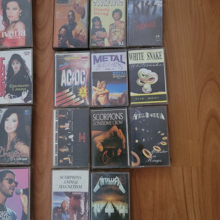 Касетки попфолк и метъл и cd дискове