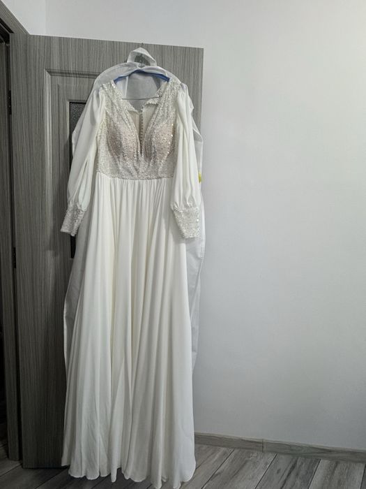 Rochie lunga de mireasa alba