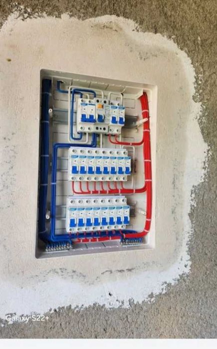 Электрик профыссанал 24/7 стаж 20 лет допуск 2000 волт