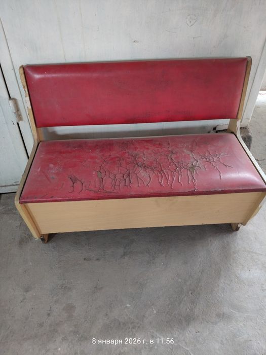 Диванчики деревянные