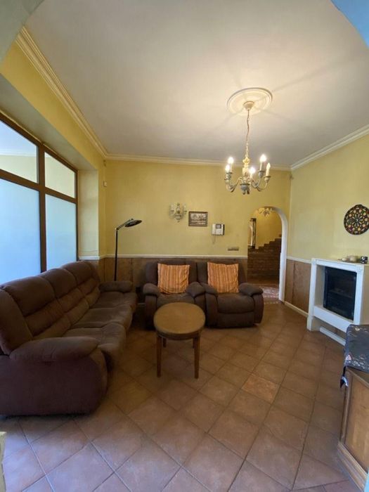 Дава се под наем Тристаен апартамент в София, Център - 134 кв.м за 840 € - Снимка #1