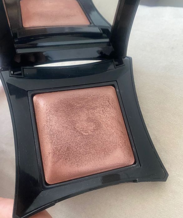 Illamasqua пудра хайлайтър нова DARE