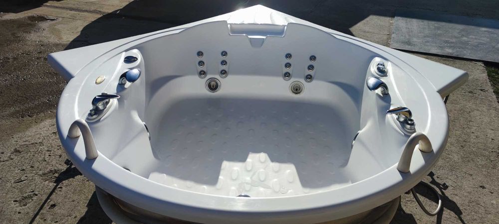 vand cada de baie, rotunda, de colt, cu hidromasaj, model premium