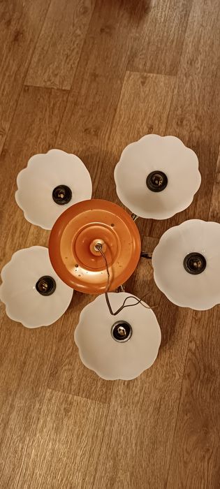 Люстра  . Пять рожков.