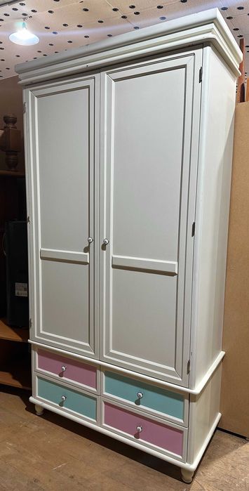 2 buc Dulap cu 2 usi si 4 Sertare; Sifonier cu raft si bara de umerase