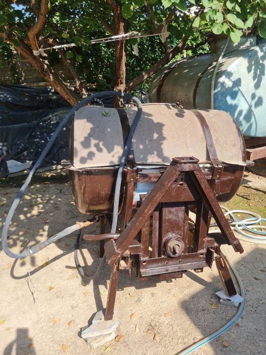 Traktor sotiladi , proseplari bilan