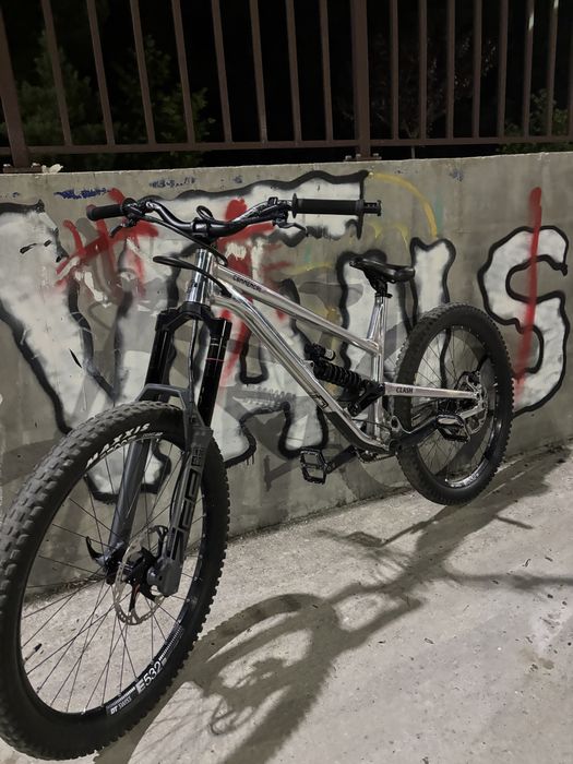 Vand commencal clash 2024